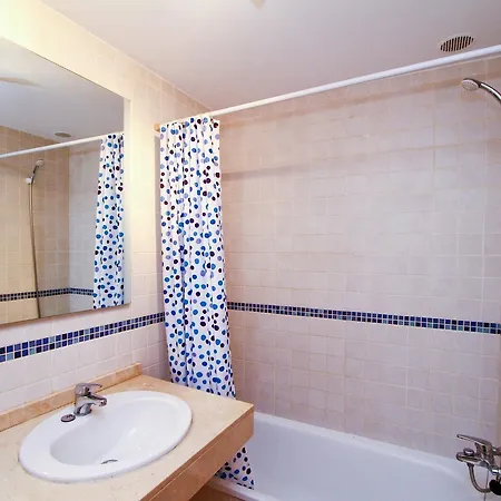 Roura 2 Planet Costa Dorada لا بينيذا